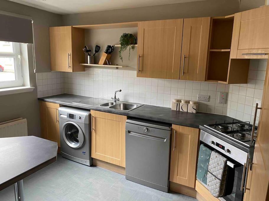 Spacious Ground Floor 2 Bed By Lains Lettings Aberdeen Exterior photo